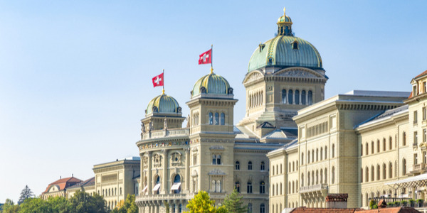 Festa nazionale svizzera - Comprare e issare la bandiera svizzera